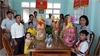 Công đoàn Viên chức tỉnh tặng quà cho con CNVCLĐ nghèo nhân dịp Tết Đinh Dậu 2017
